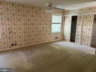 MANOR LAKE - Residential