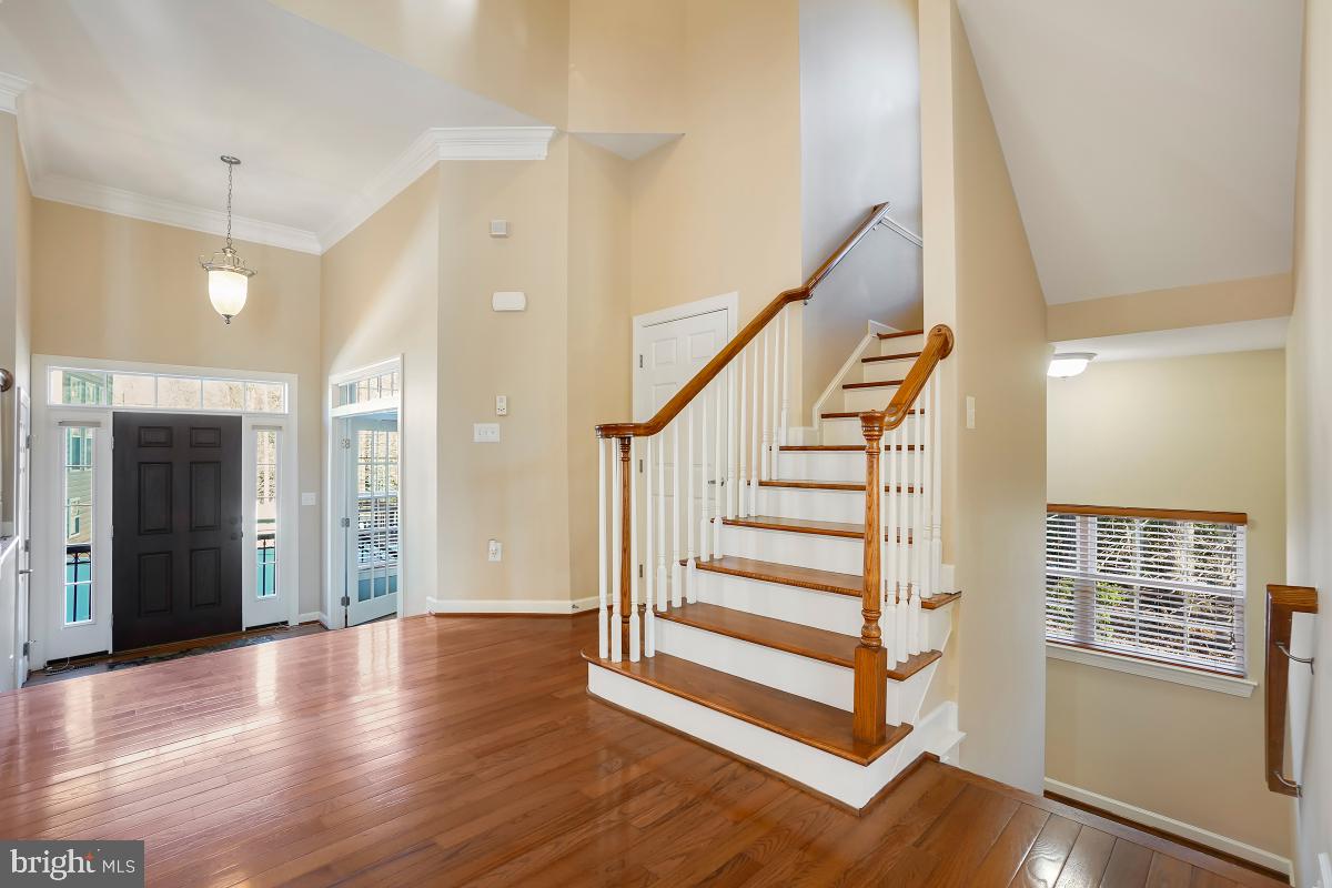 BOWEN MANOR - Residential