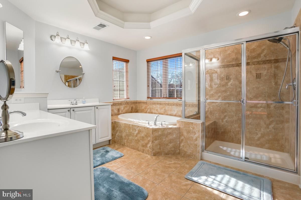 BOWEN MANOR - Residential