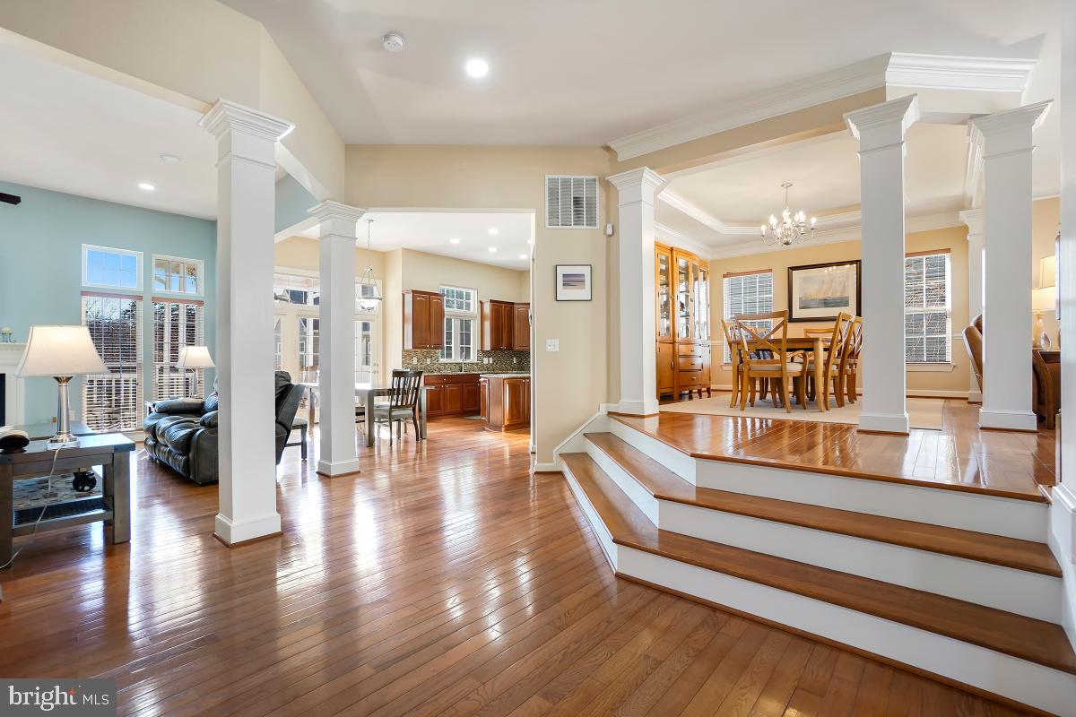 BOWEN MANOR - Residential