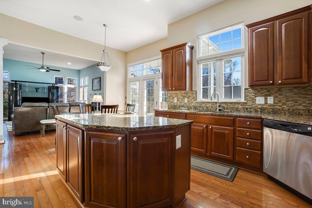 BOWEN MANOR - Residential