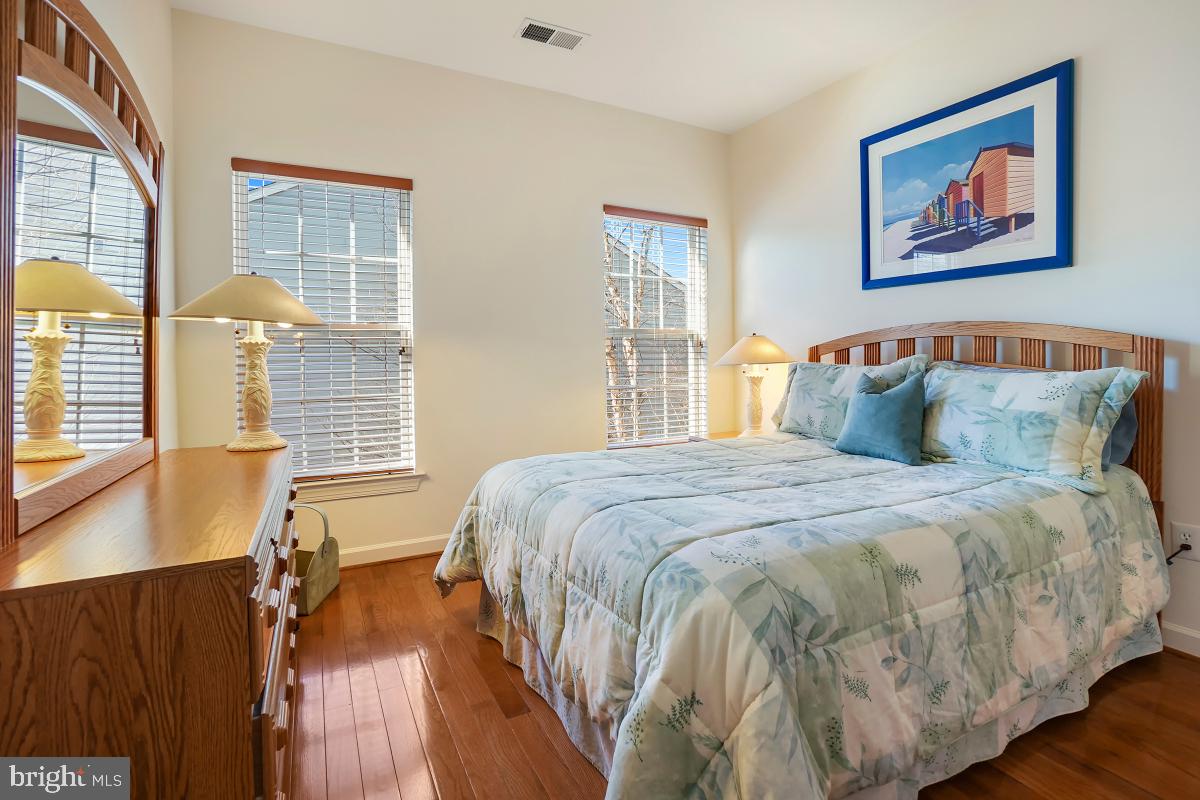 BOWEN MANOR - Residential