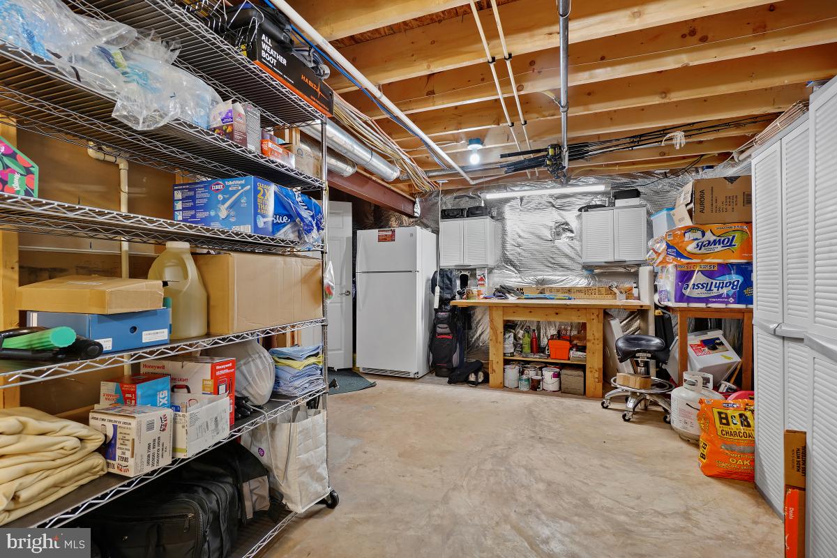 BOWEN MANOR - Residential