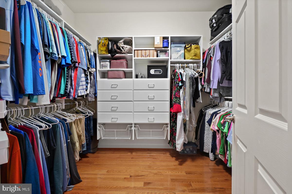 BOWEN MANOR - Residential