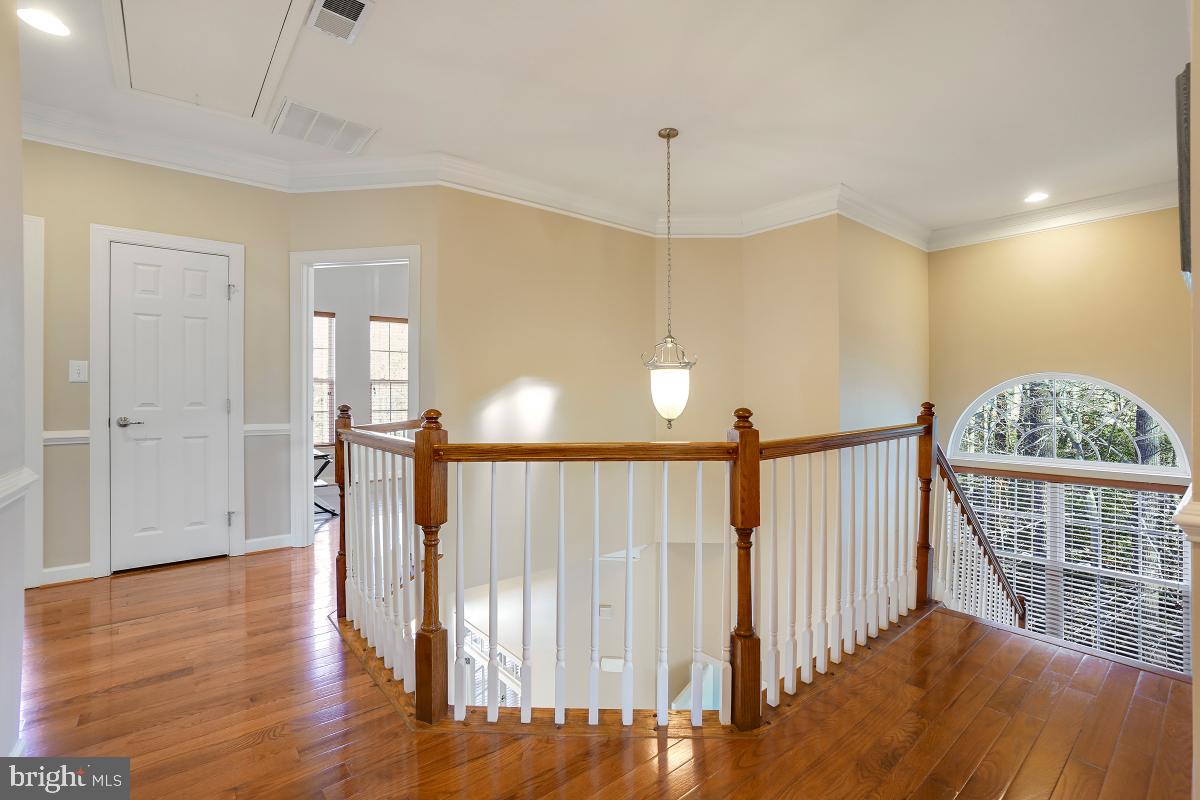 BOWEN MANOR - Residential