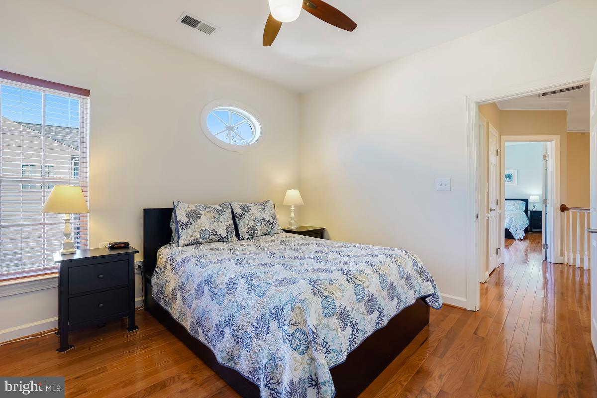 BOWEN MANOR - Residential