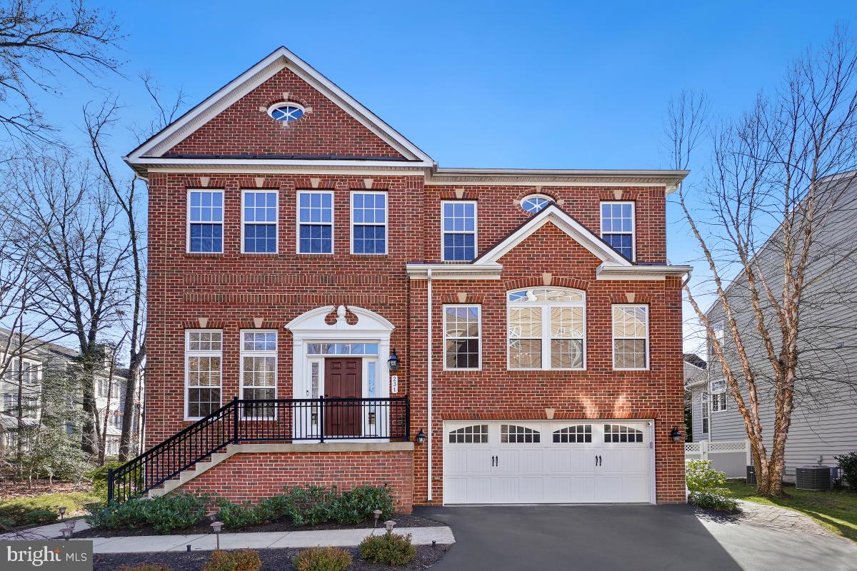 BOWEN MANOR - Residential