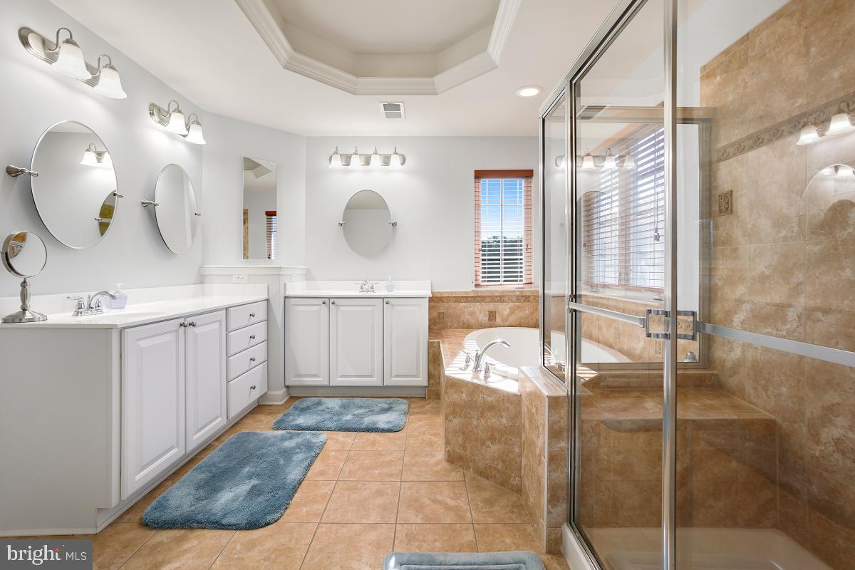 BOWEN MANOR - Residential