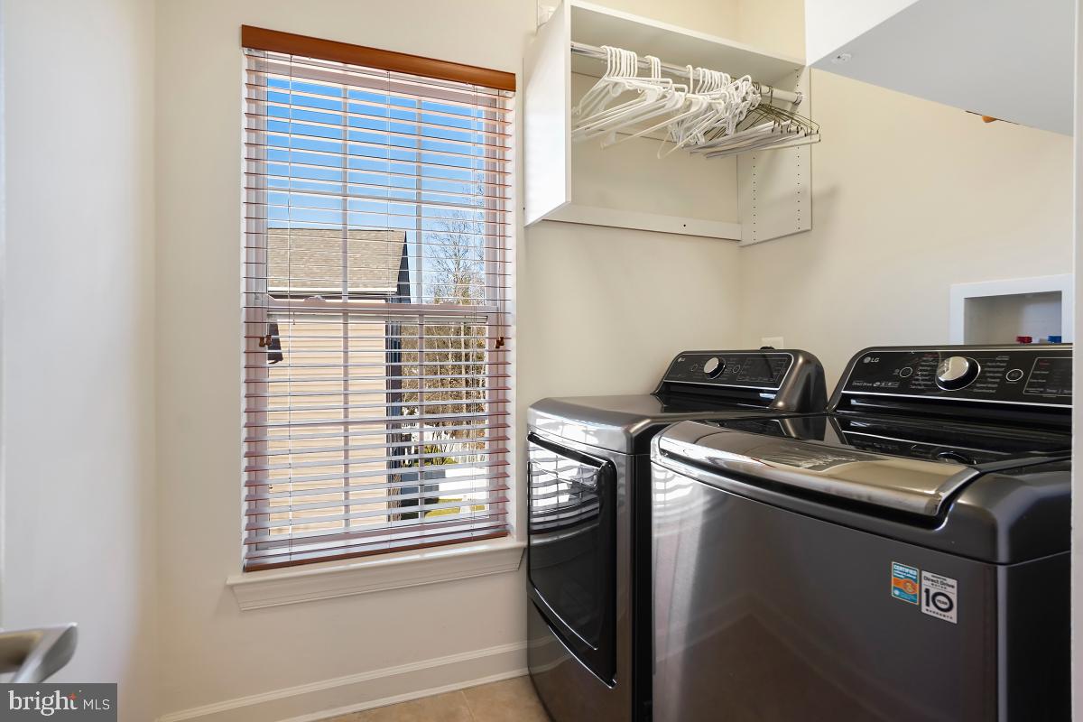 BOWEN MANOR - Residential