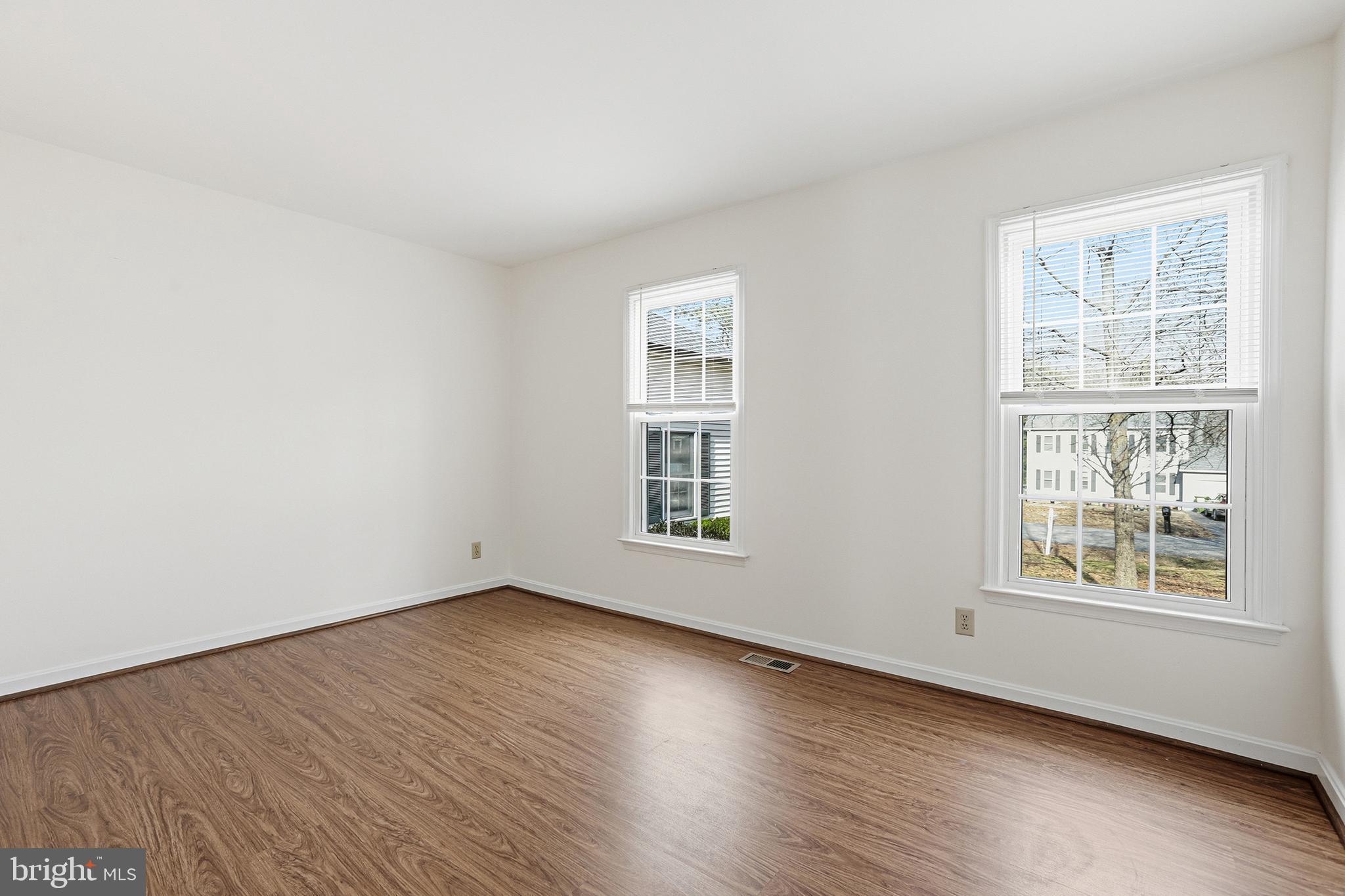 QUEEN'S MILL - Residential