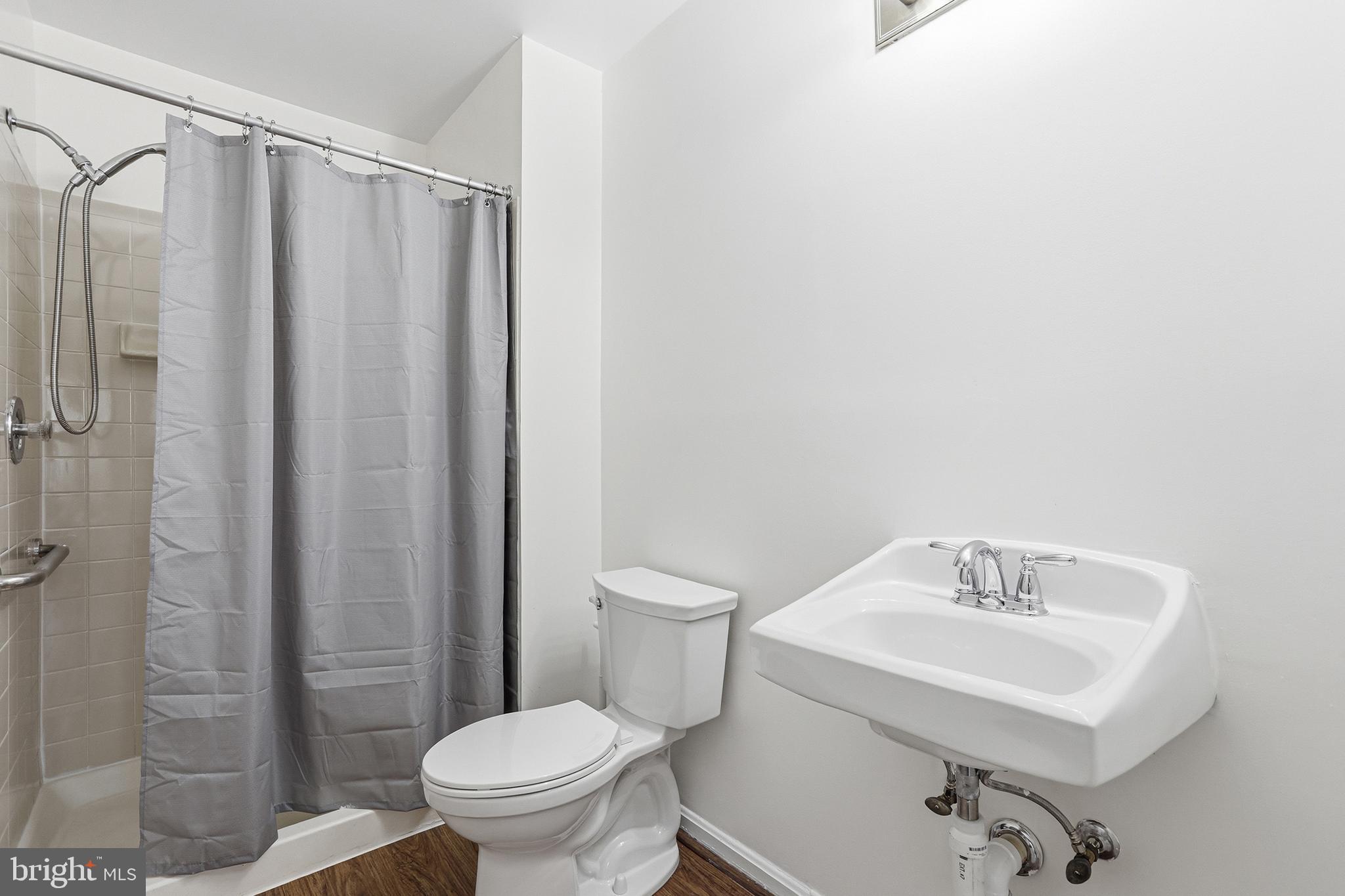 QUEEN'S MILL - Residential