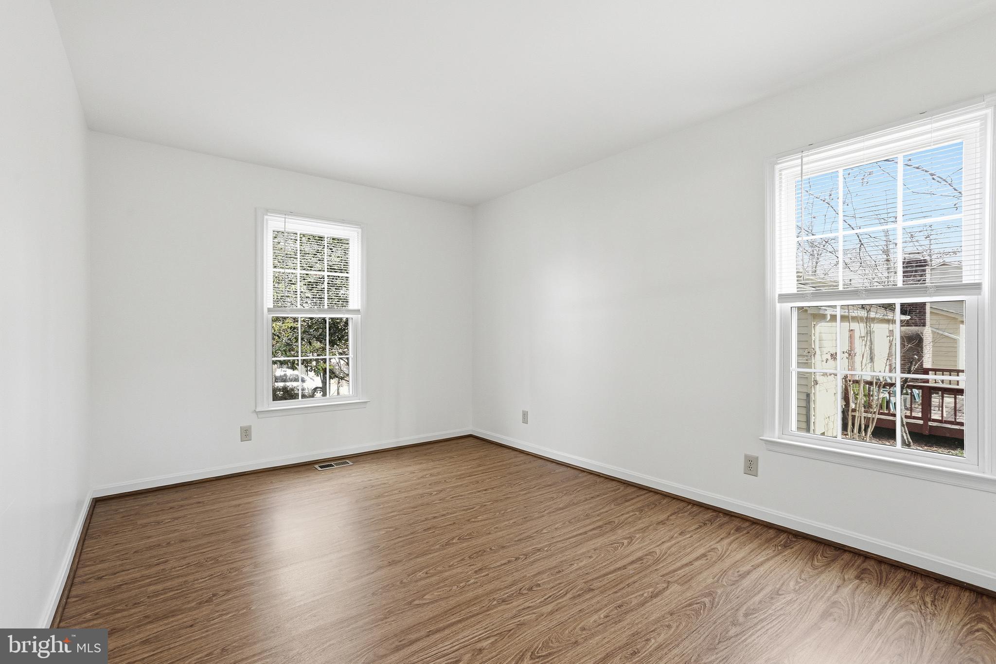 QUEEN'S MILL - Residential