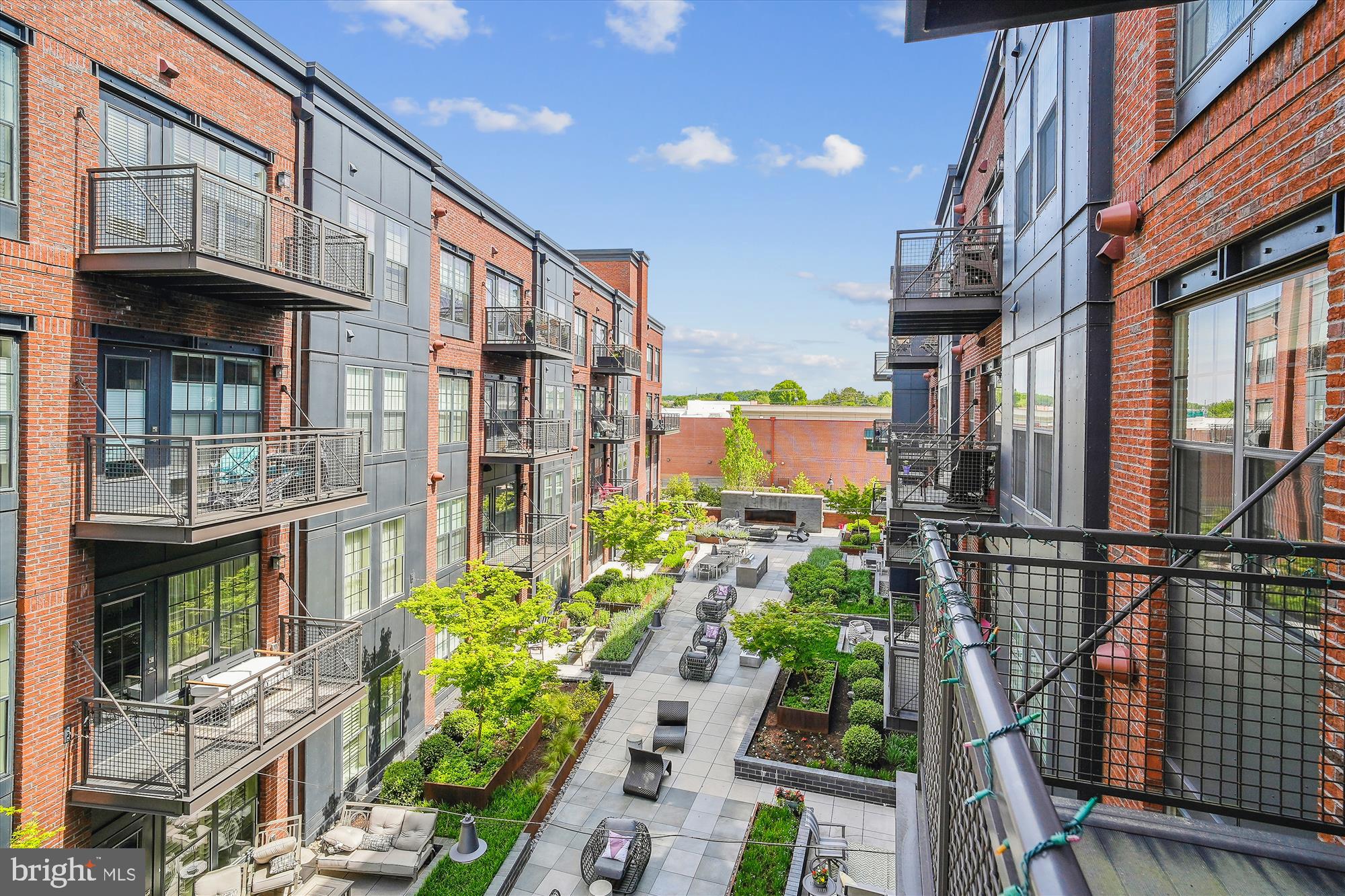 CROWN FARM - Residential