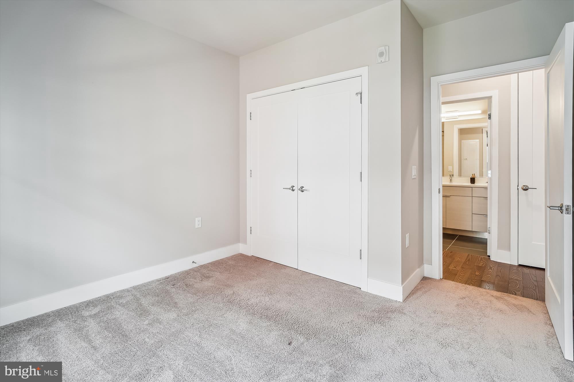 CROWN FARM - Residential