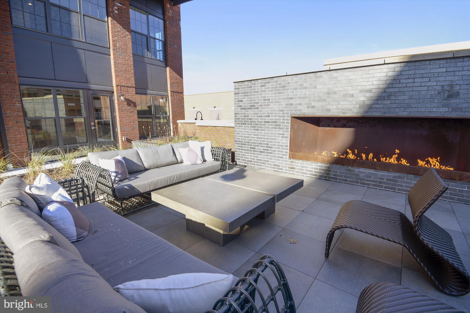 CROWN FARM - Residential