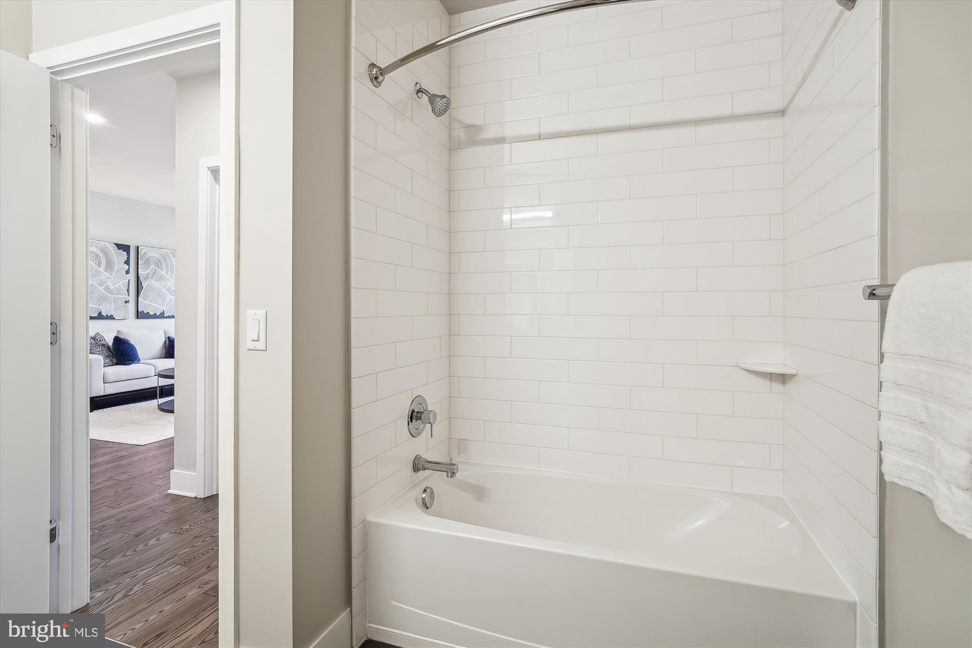 CROWN FARM - Residential