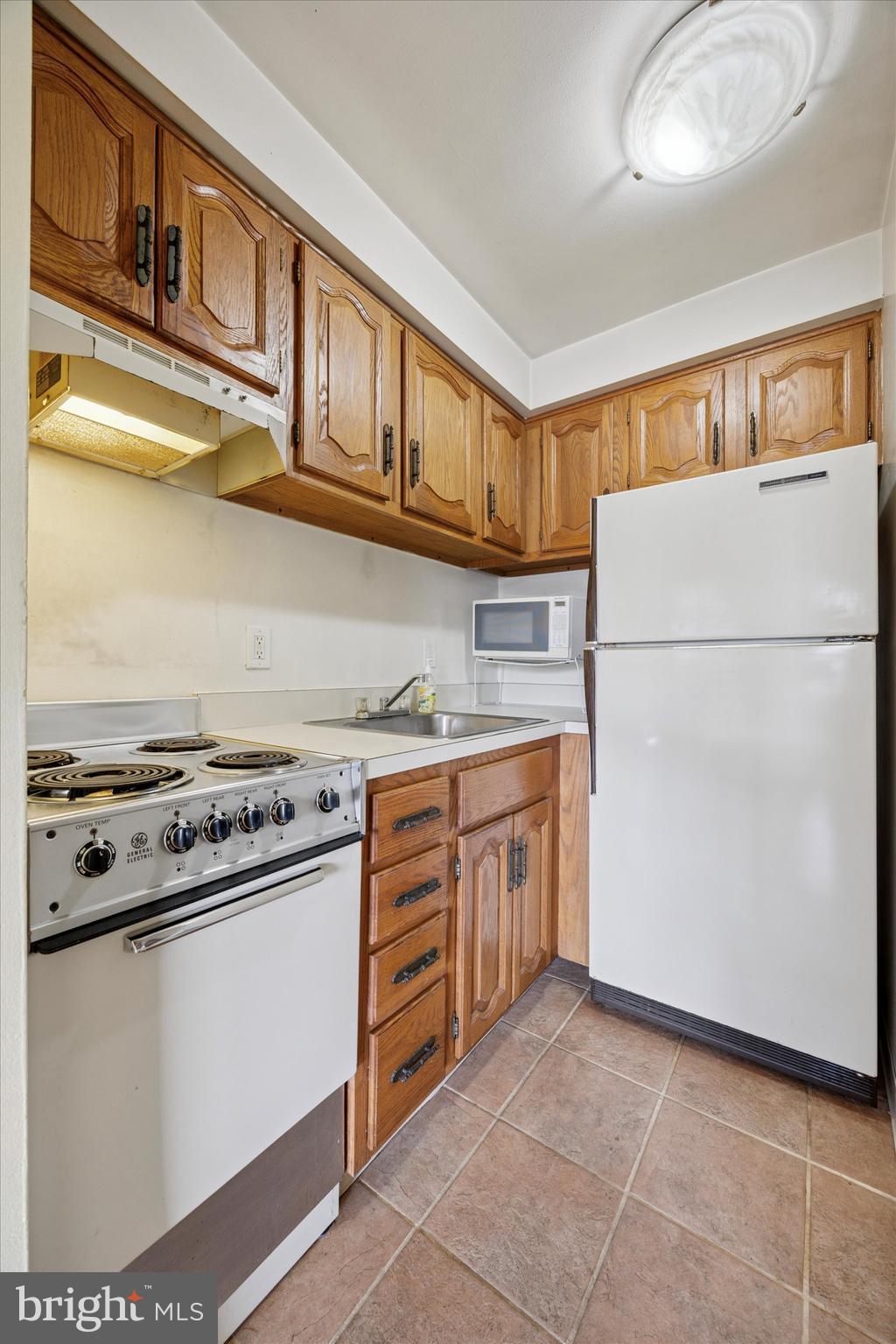 COURT OF HENDERSON - Residential