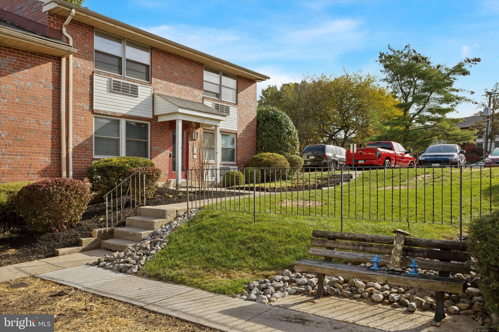 COURT OF HENDERSON - Residential