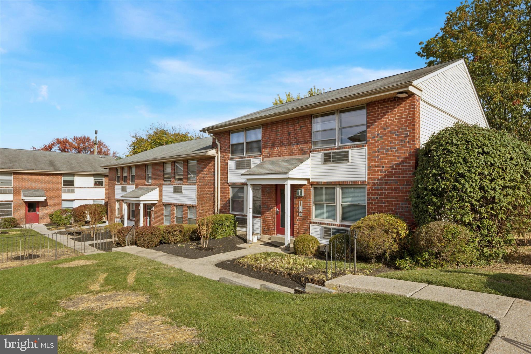 COURT OF HENDERSON - Residential