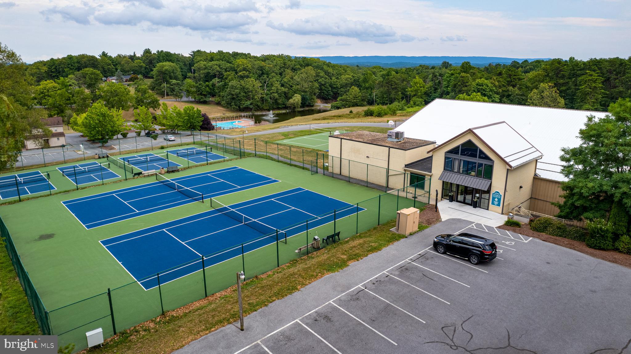 THE WOODS RESORT - Residential