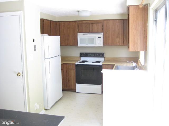 LONDON COMMONS - Residential Lease