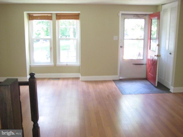 LONDON COMMONS - Residential Lease