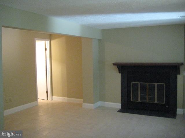 LONDON COMMONS - Residential Lease