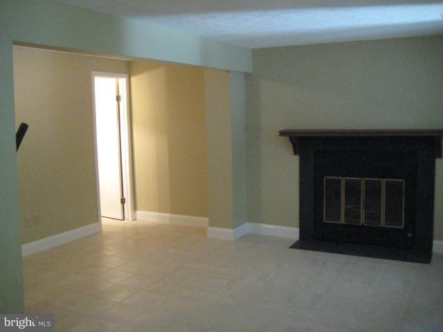 LONDON COMMONS - Residential Lease