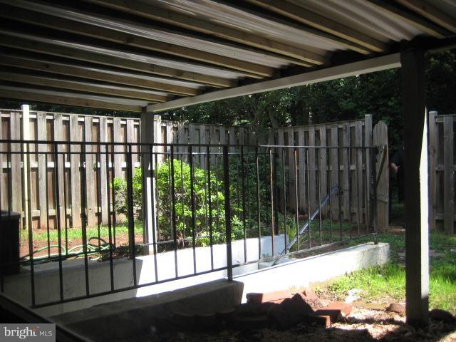 LONDON COMMONS - Residential Lease