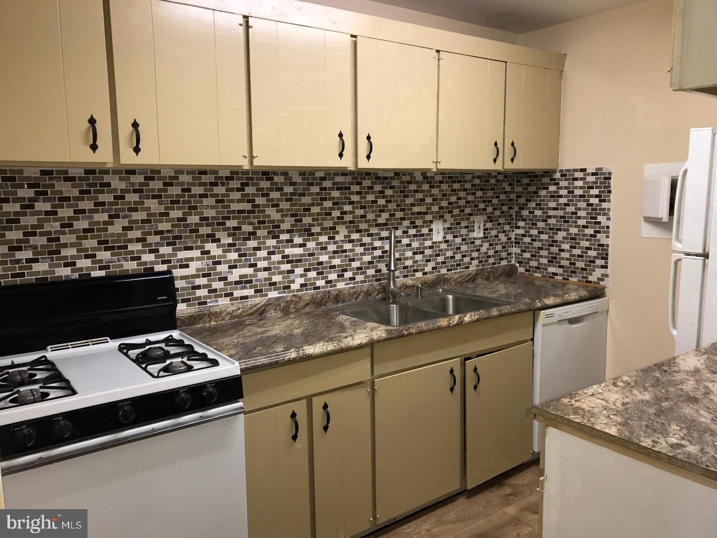 7607 FONTAINEBLEAU DRIVE 2357