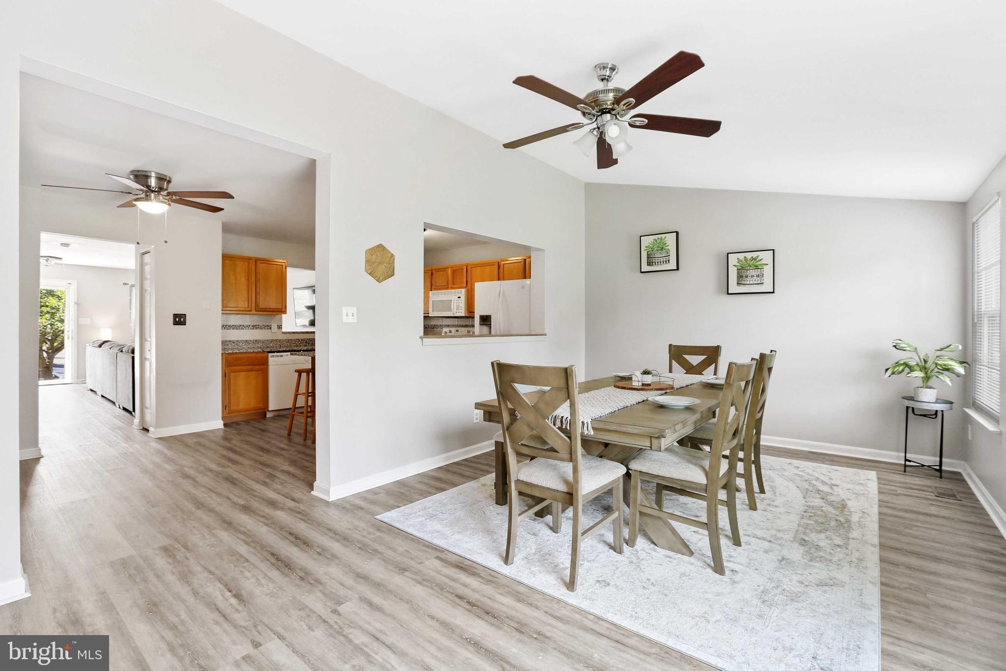 CONSTANT FRIENDSHIP - Residential