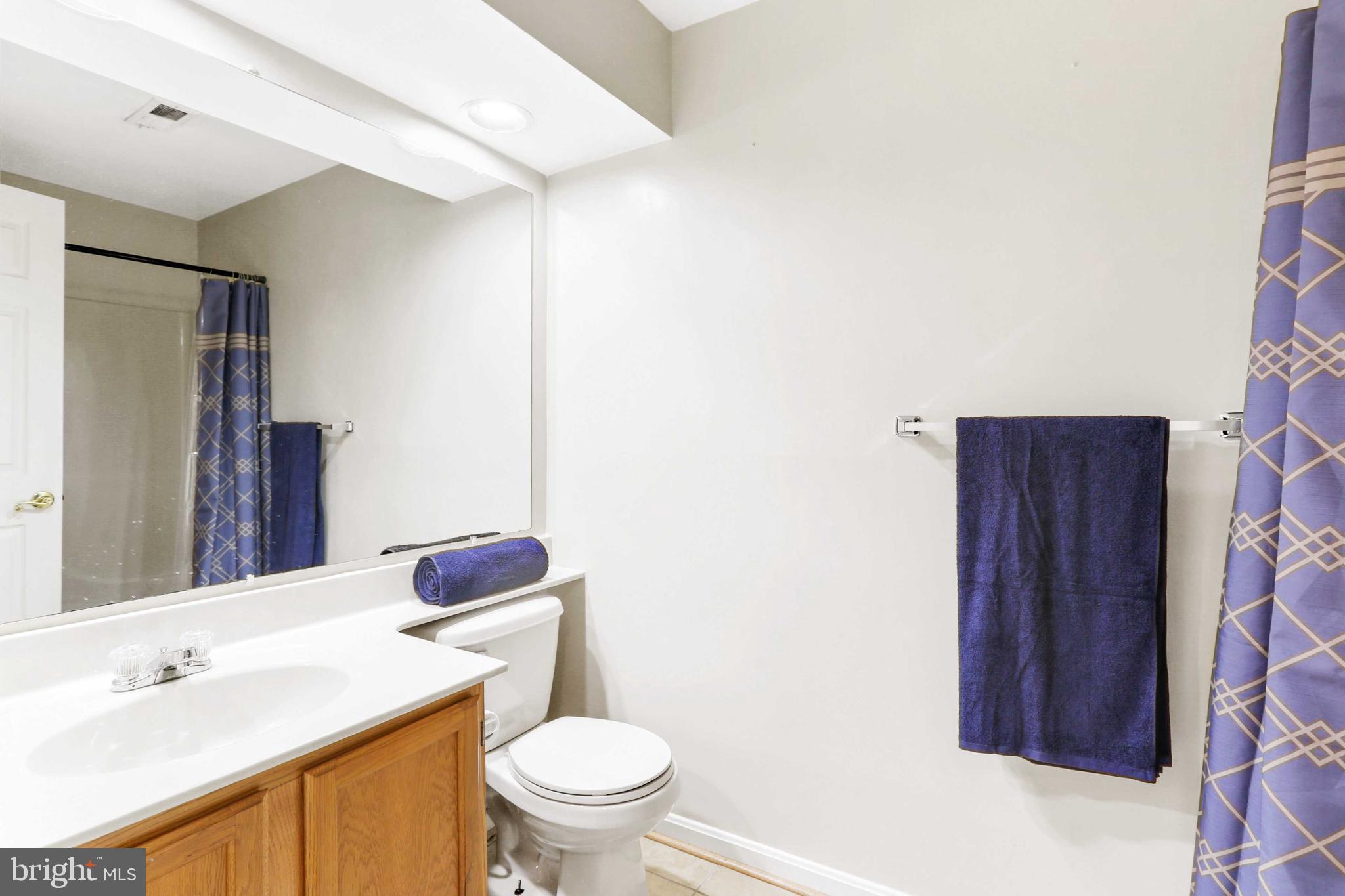 CONSTANT FRIENDSHIP - Residential