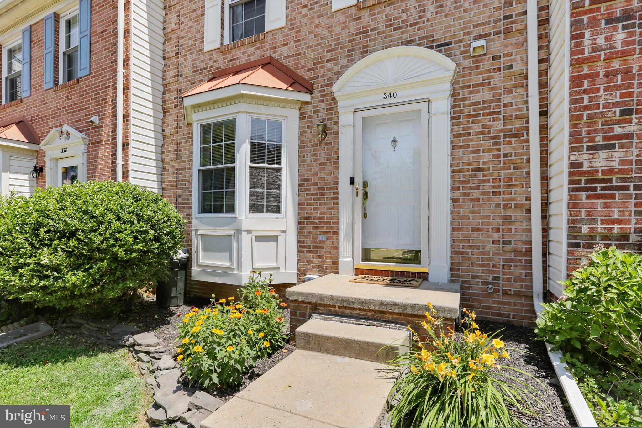 CONSTANT FRIENDSHIP - Residential