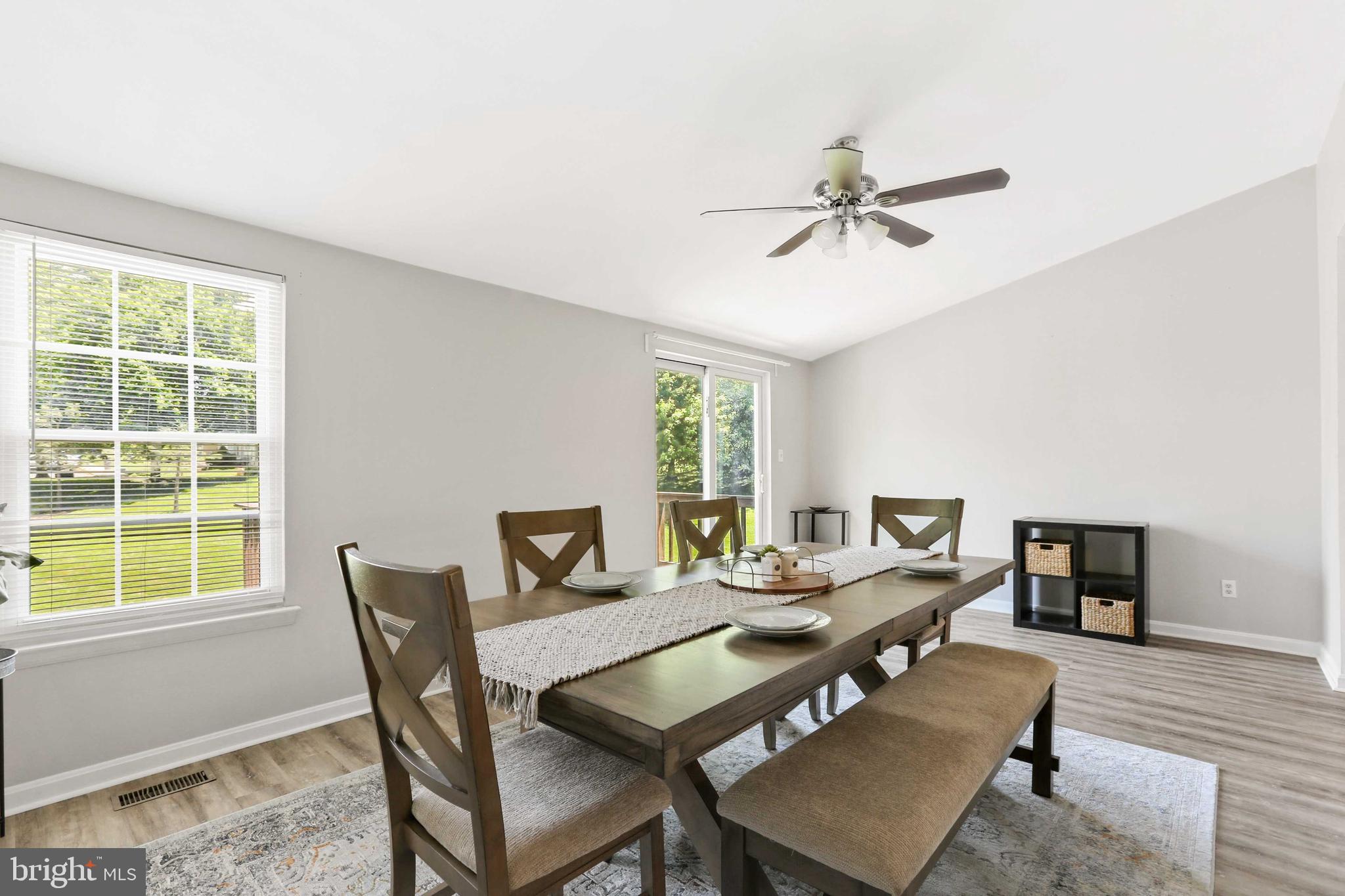 CONSTANT FRIENDSHIP - Residential