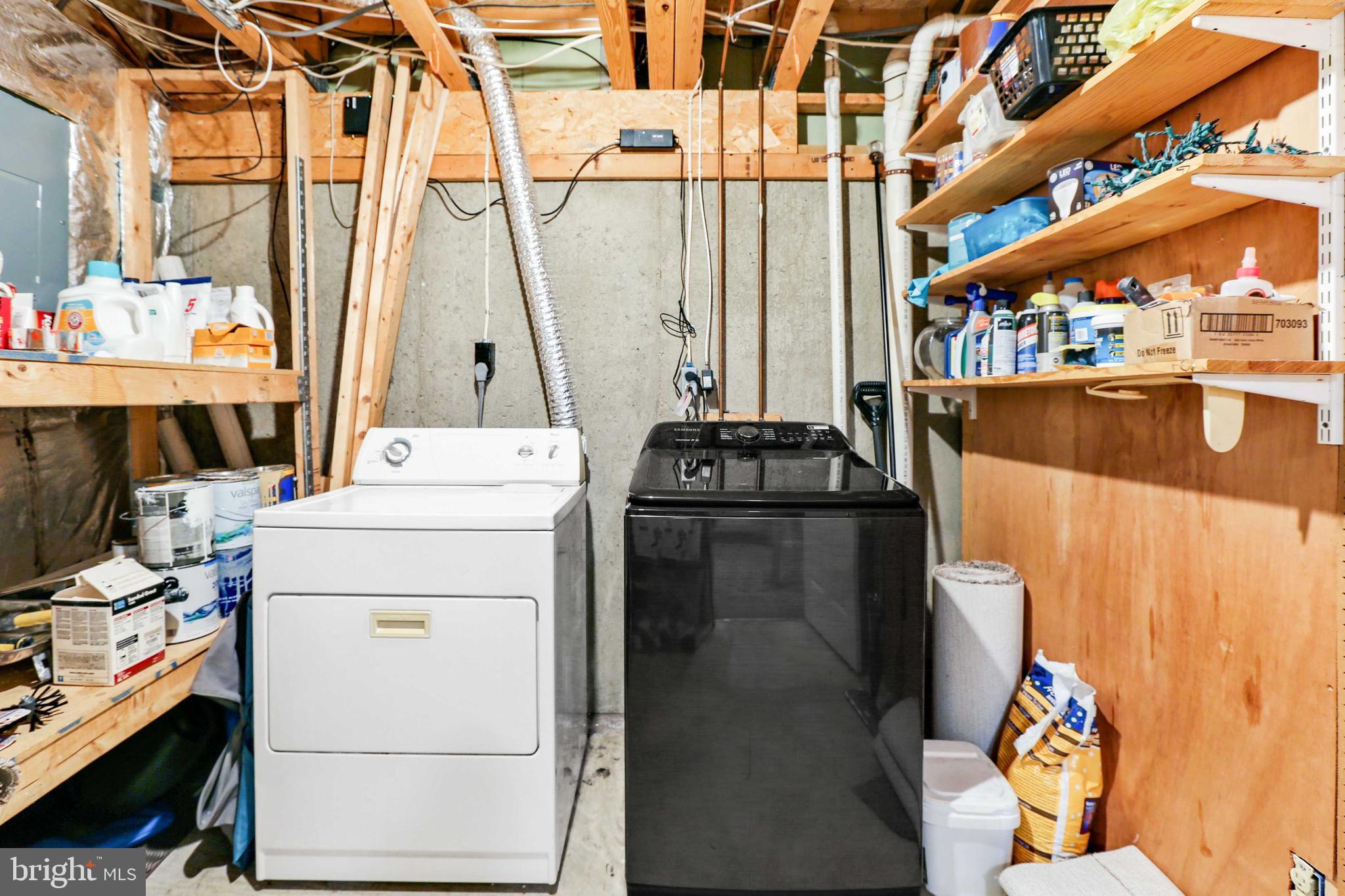 CONSTANT FRIENDSHIP - Residential