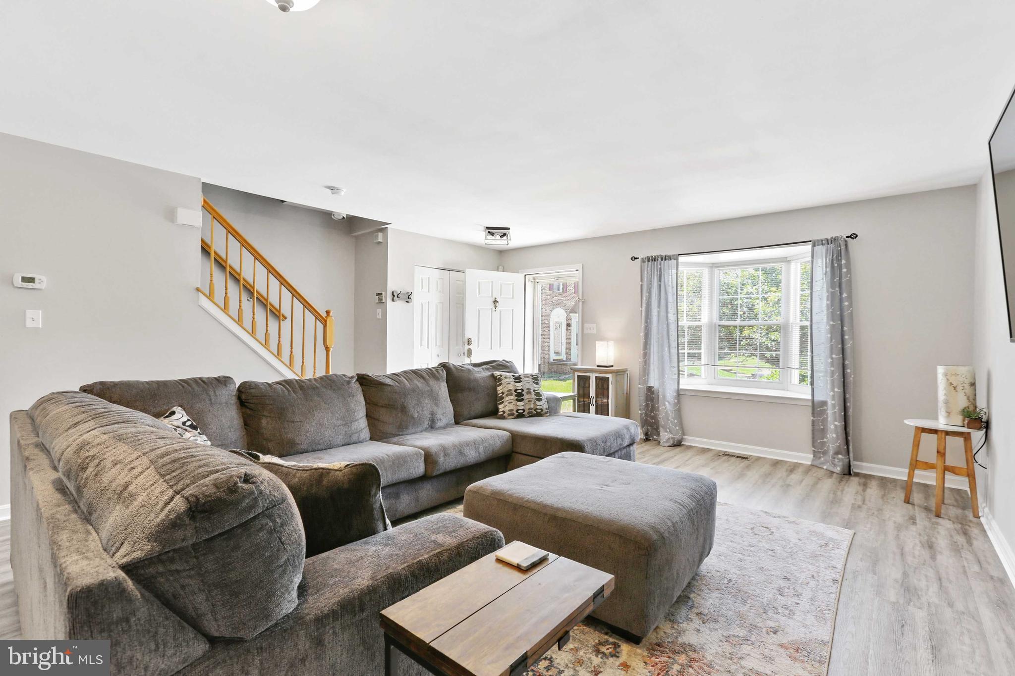 CONSTANT FRIENDSHIP - Residential