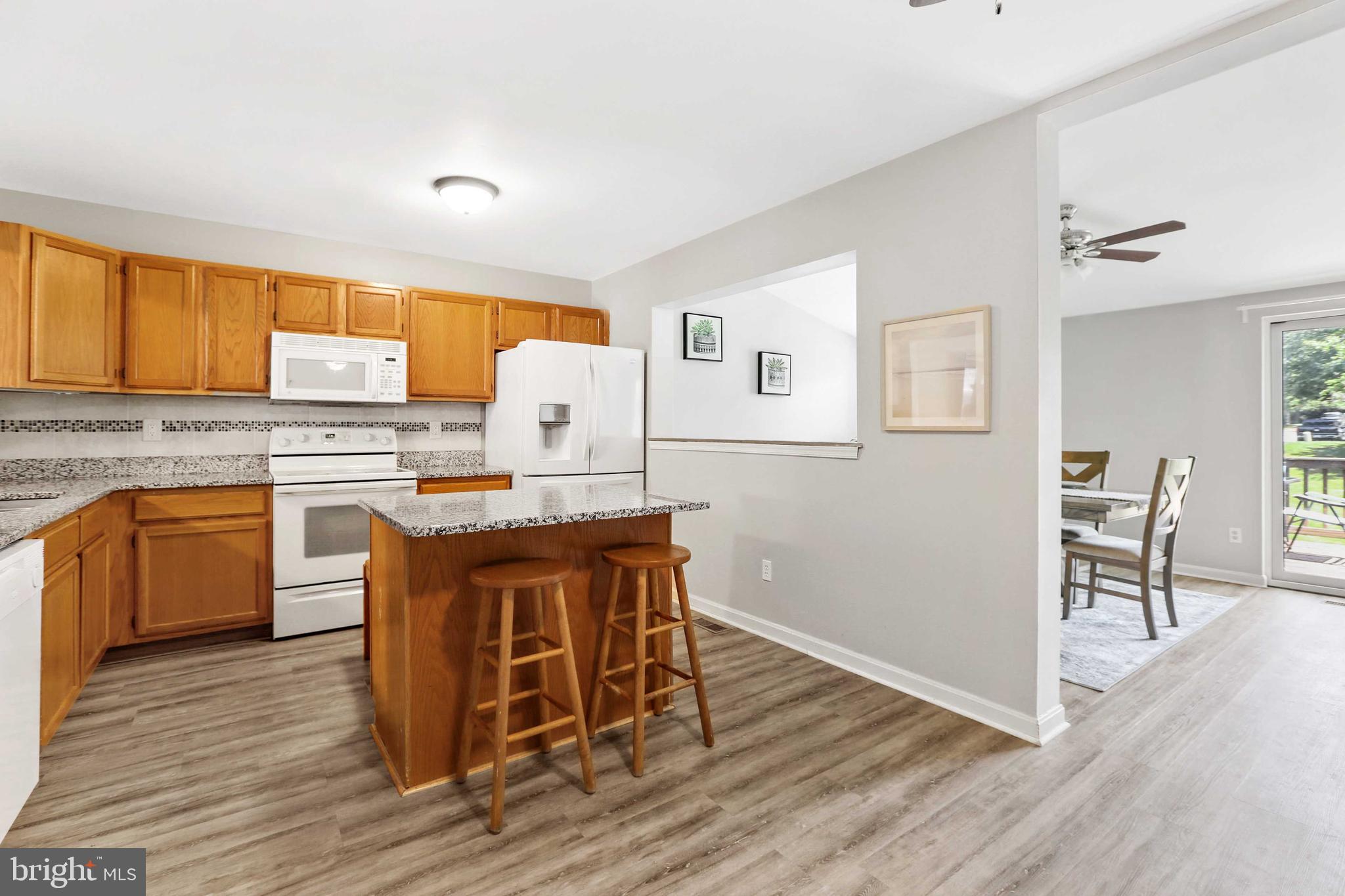 CONSTANT FRIENDSHIP - Residential