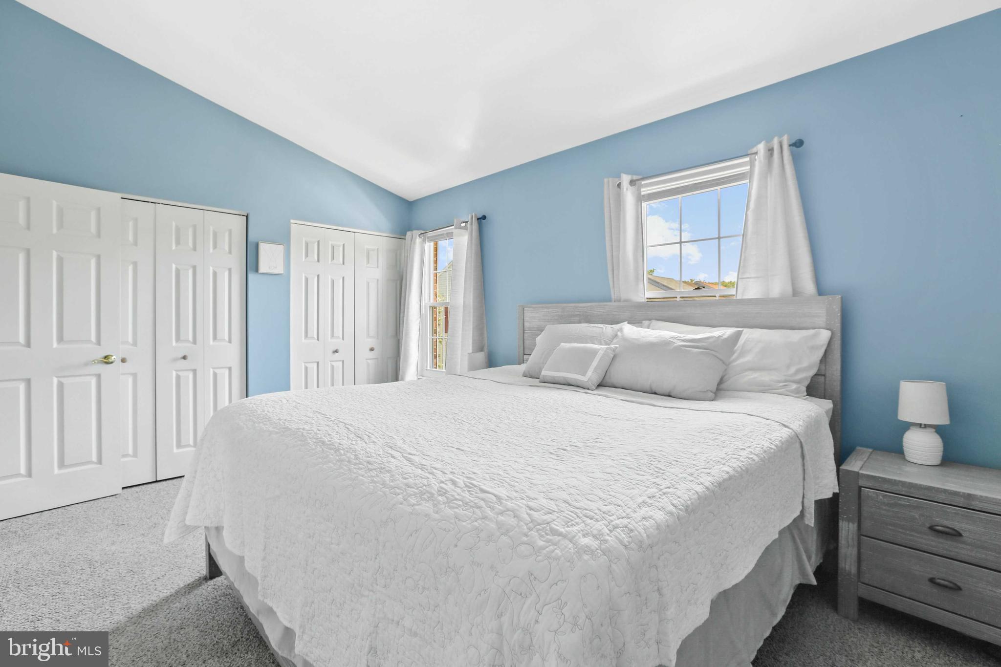 CONSTANT FRIENDSHIP - Residential