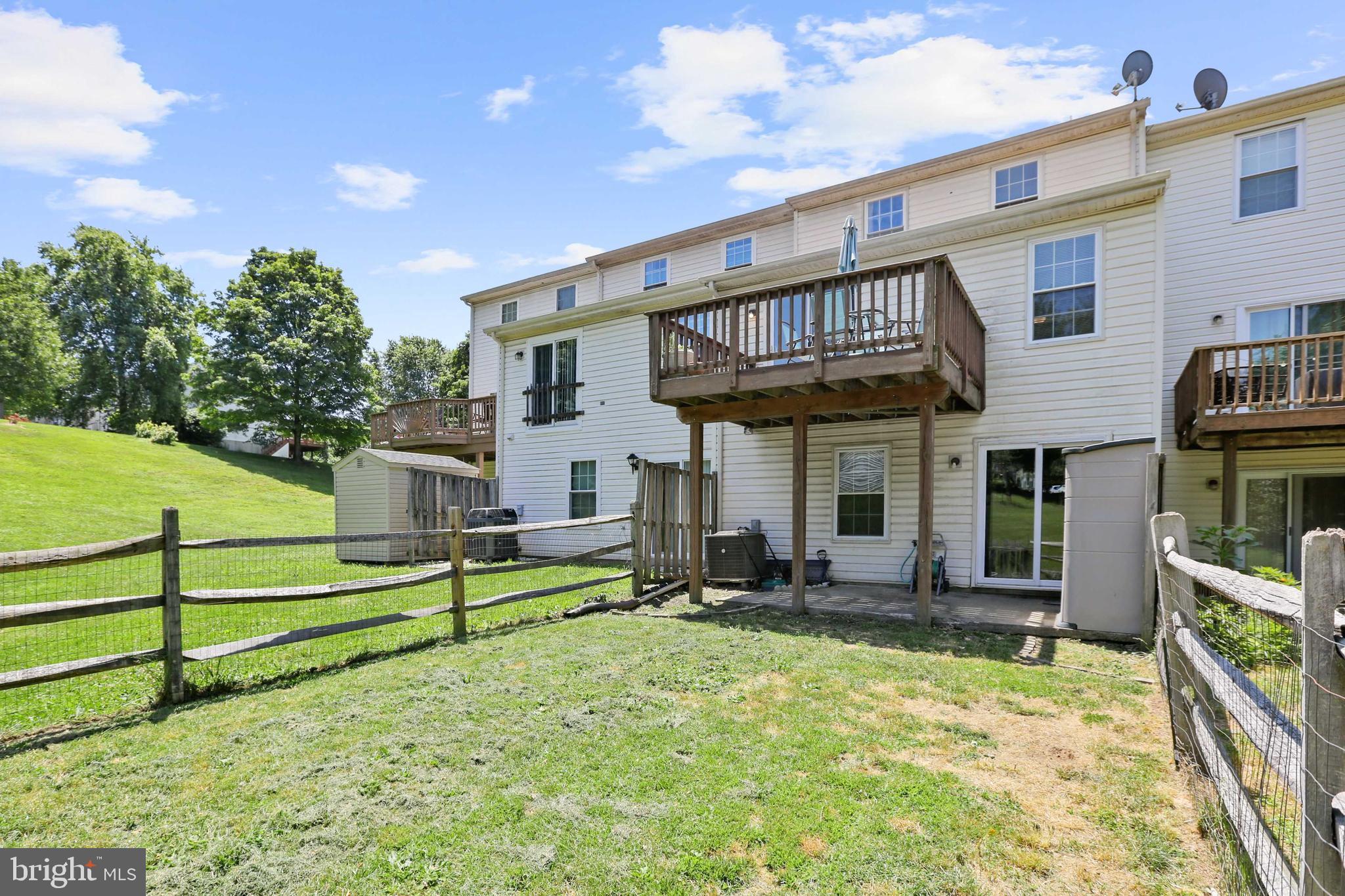 CONSTANT FRIENDSHIP - Residential