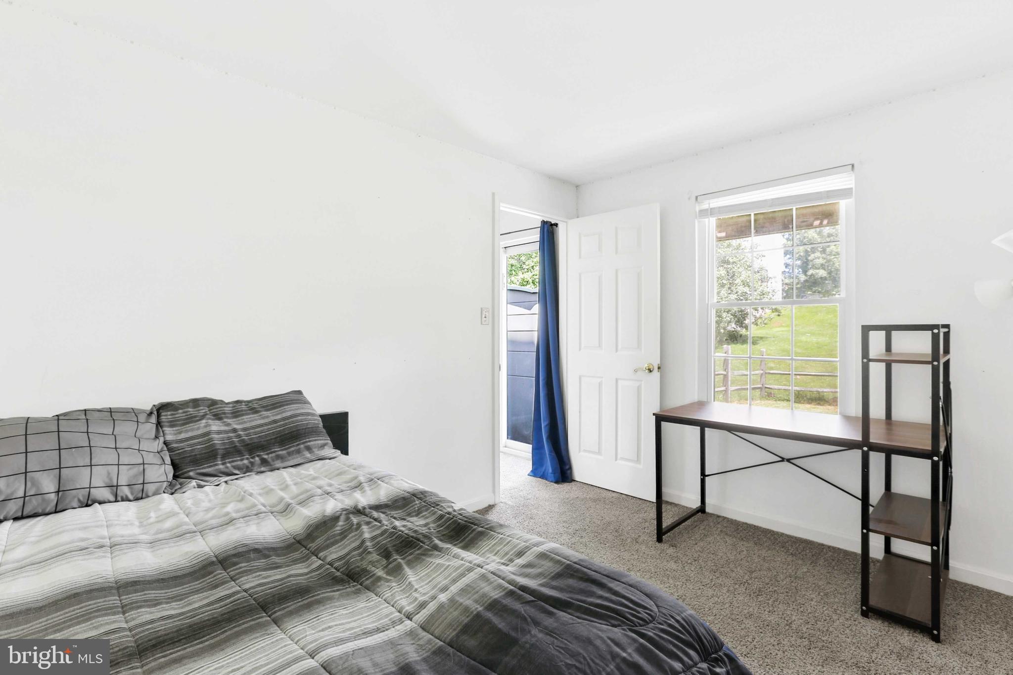 CONSTANT FRIENDSHIP - Residential