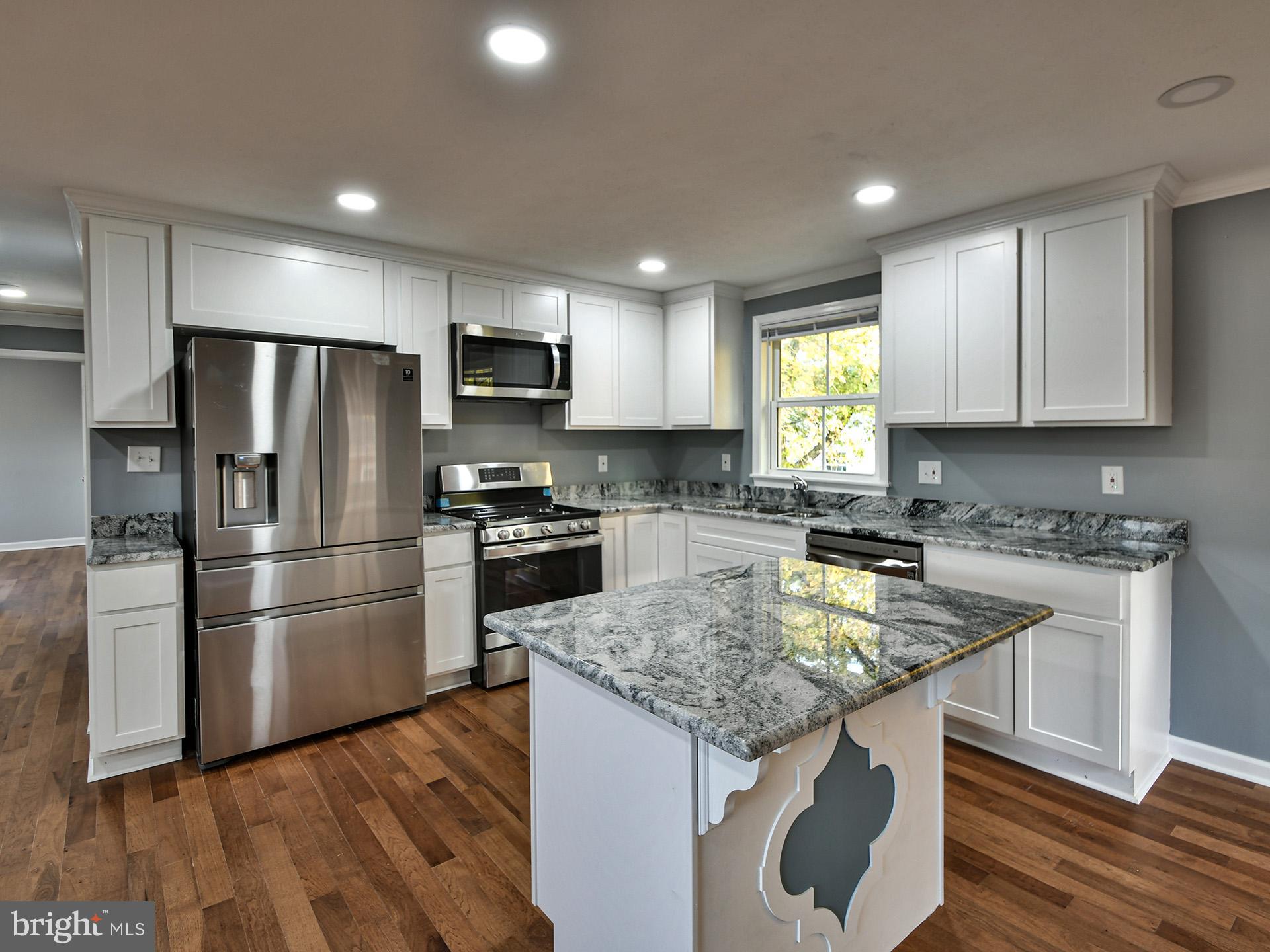 5812 SUITLAND ROAD (MAIN LEVEL)