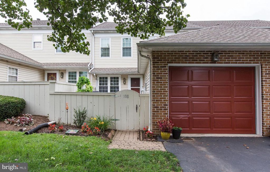 Photo of 108 EAGLES NEST CT, LANCASTER, PA 17601 (MLS # PALA2032212)
