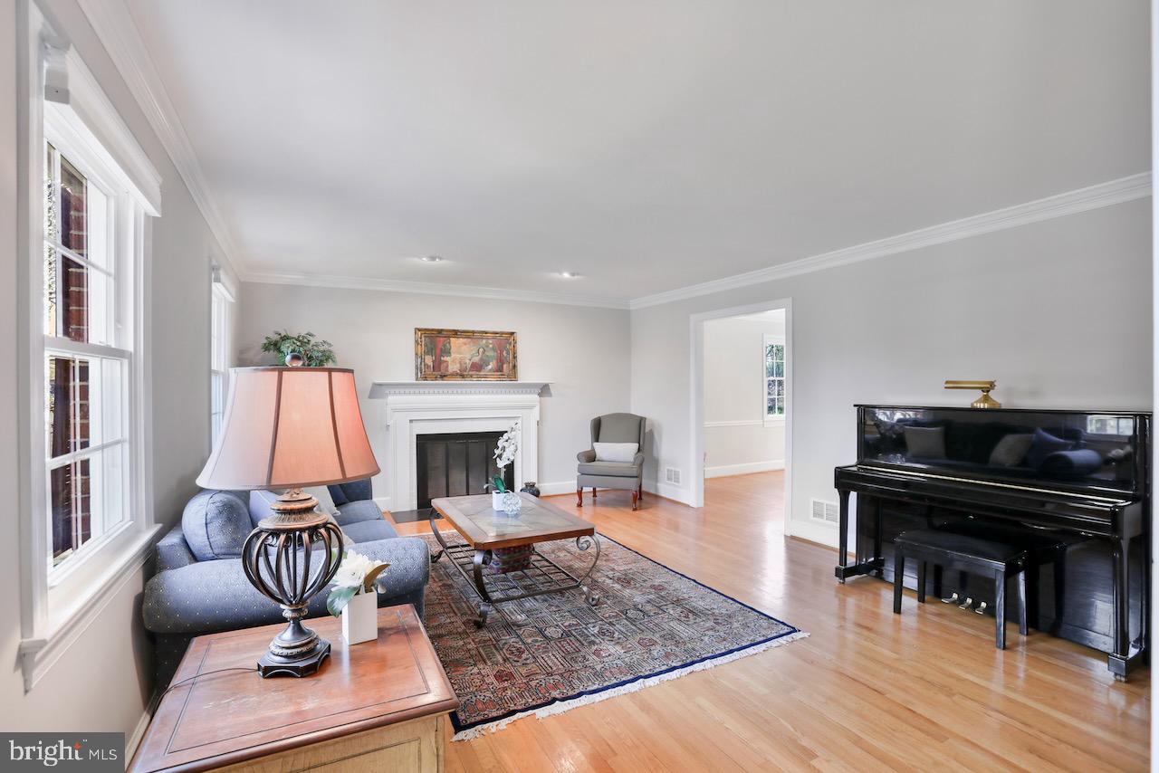 PEER MANOR - Residential