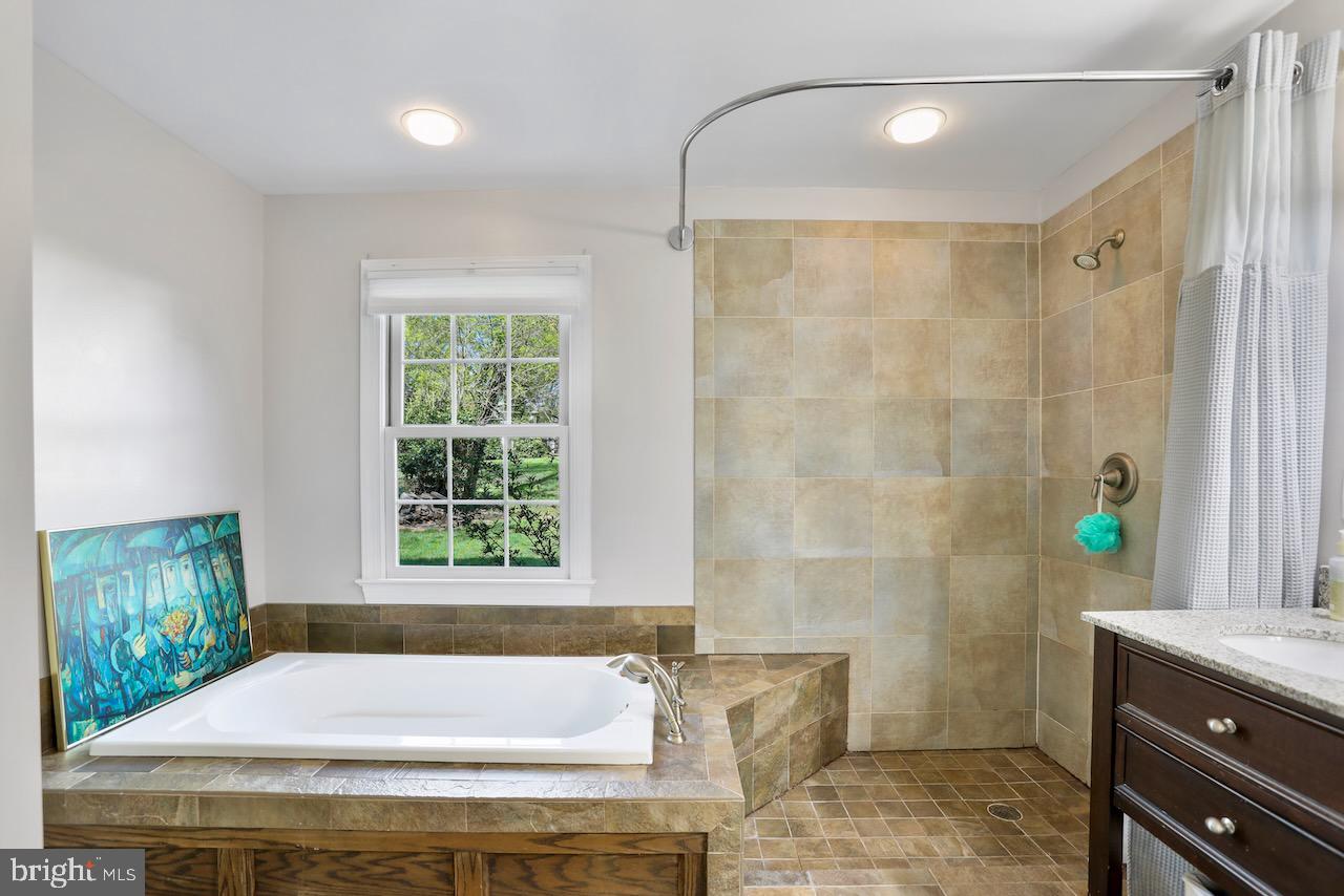 PEER MANOR - Residential