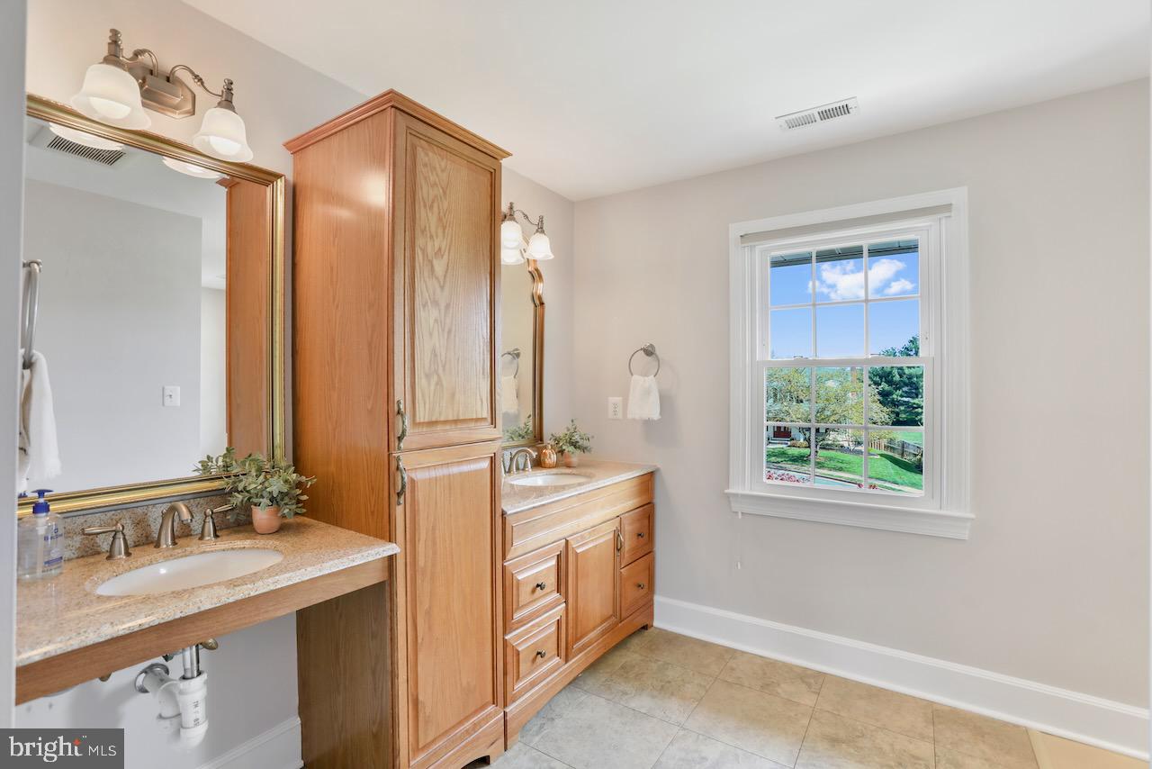 PEER MANOR - Residential