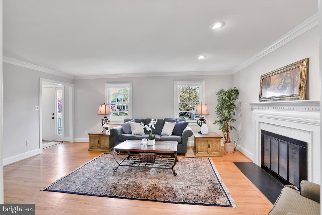 PEER MANOR - Residential