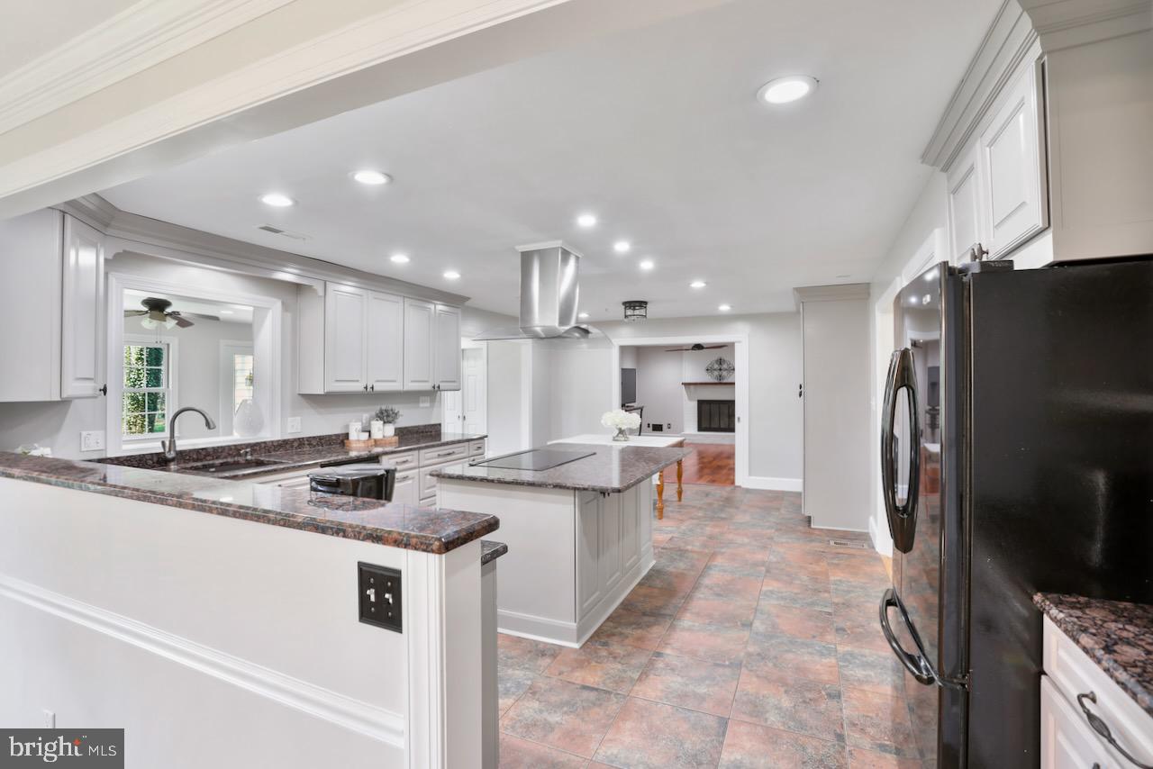 PEER MANOR - Residential