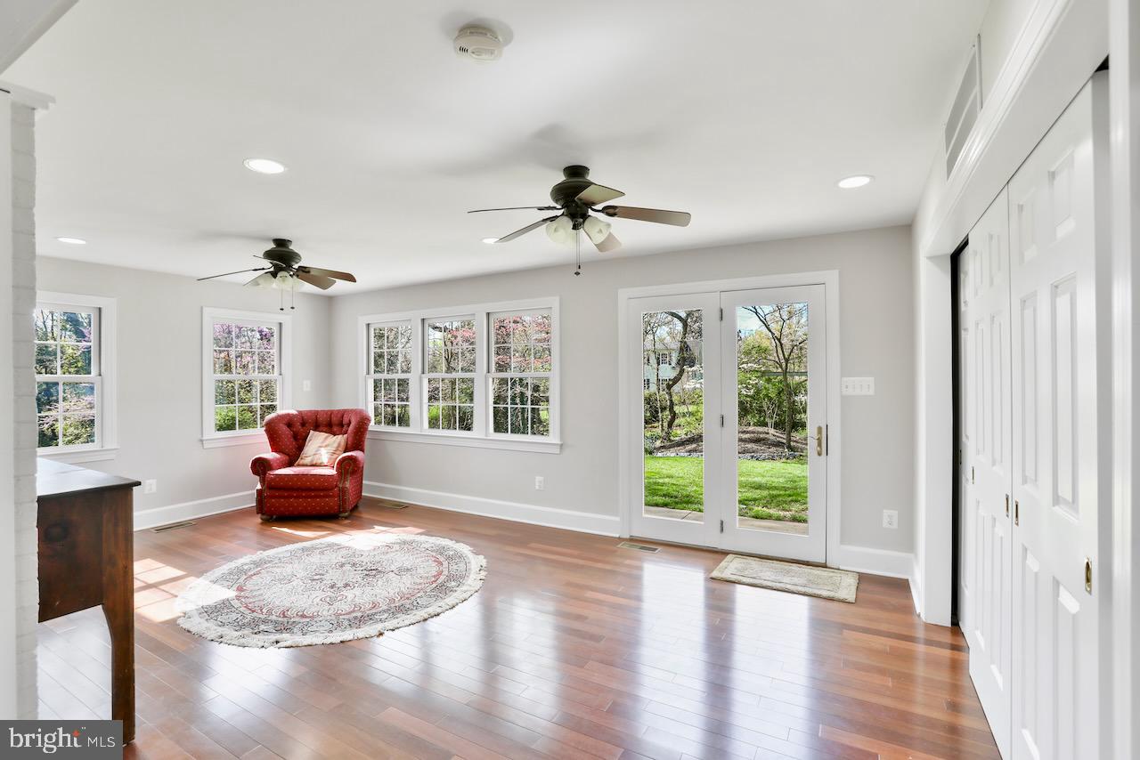 PEER MANOR - Residential