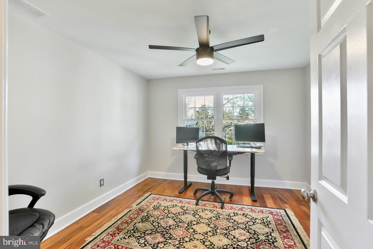 PEER MANOR - Residential