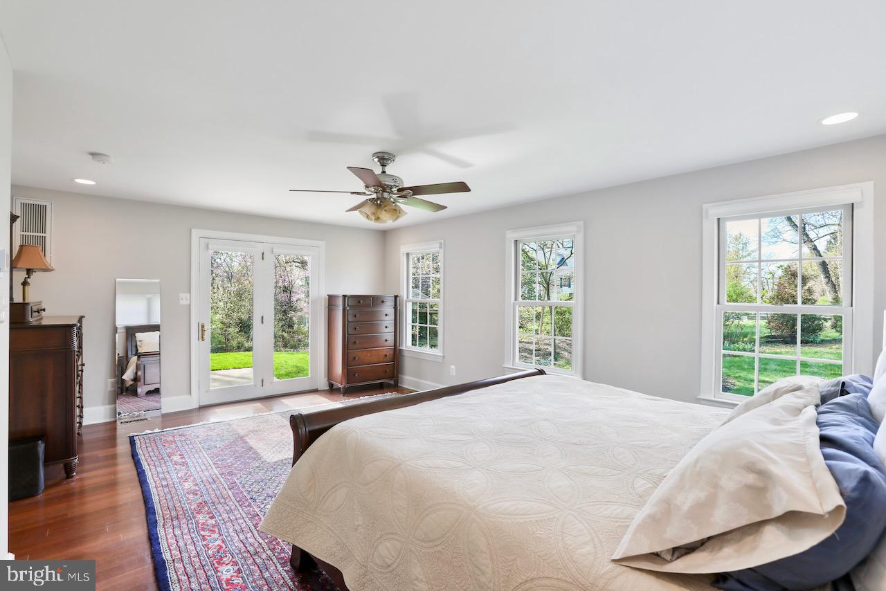 PEER MANOR - Residential